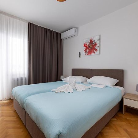 Villa Okruk-10 Meters Away From The Beach 奥库格哥恩基 外观 照片