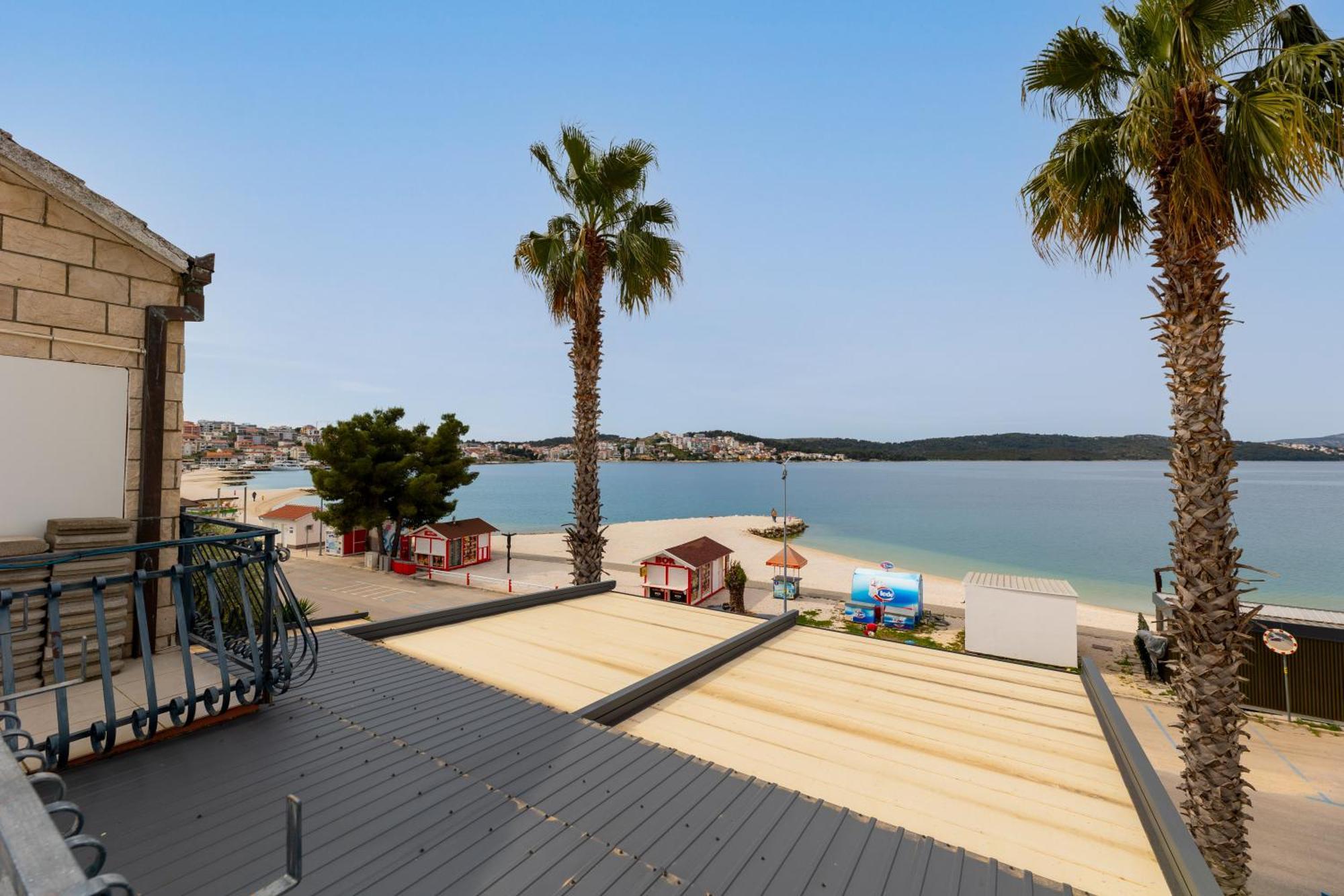 Villa Okruk-10 Meters Away From The Beach 奥库格哥恩基 外观 照片