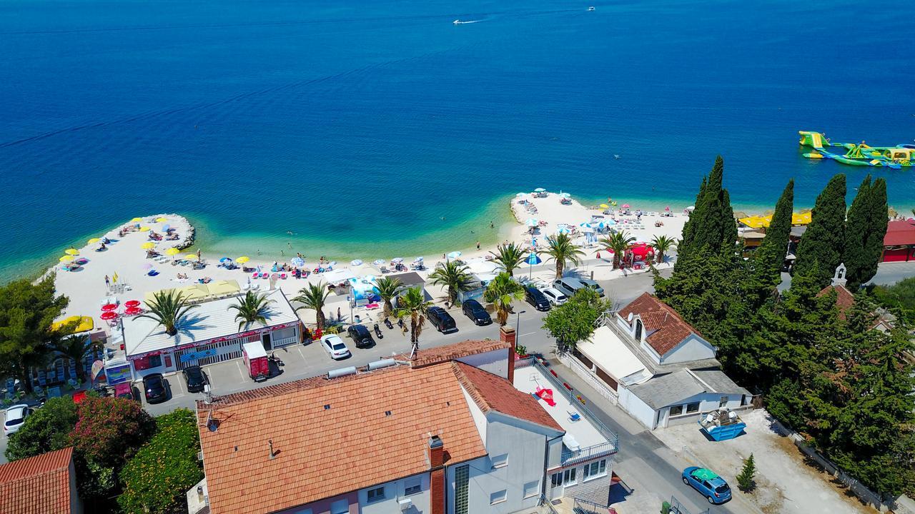 Villa Okruk-10 Meters Away From The Beach 奥库格哥恩基 外观 照片